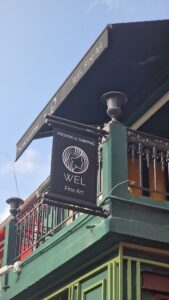 kakemono toile lumineux sur hampe reglables armature noir 1