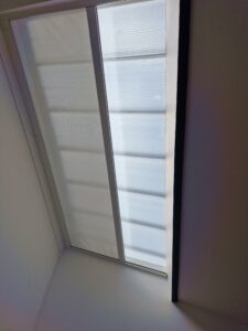 store electrique enroulement sous verrière sous toiture protection solaire chaleur (5)