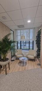 store-enroulement-coffre-screen-manoeuvre-manuelle-chainette-bureau-banque-moderne-cosy-protection-solaire-intimite-regard (2)